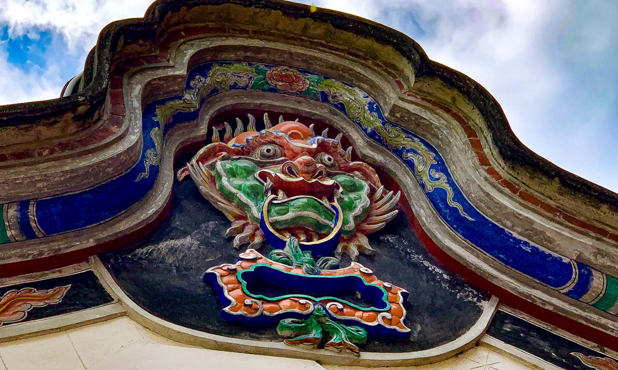 The colorful Sword Lion of Anping Lu Jing-tang Mansion.