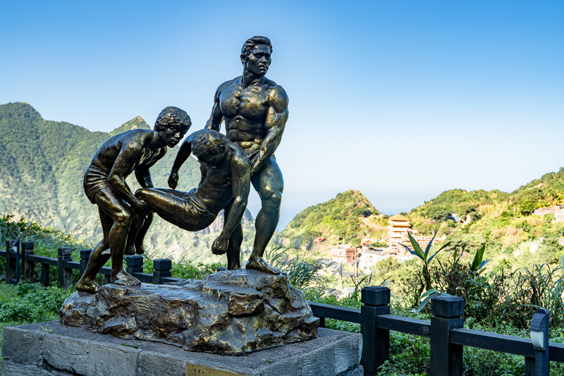 A statue honoring the fallen miners who died in the gold mines at Jinguashi.