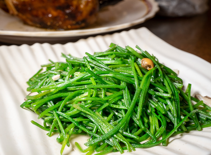 Stir-friend water snowflake stems.