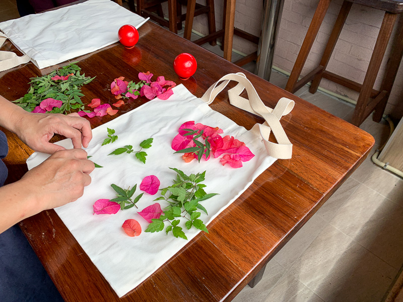 The Taipei Tea Promotion Center offers DIY activities integrating local plants from their gardens.
