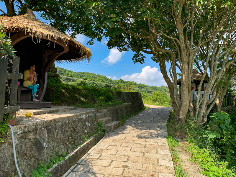 The pavilion along the Zhangshu Trail is a great place to relax out of the sun.