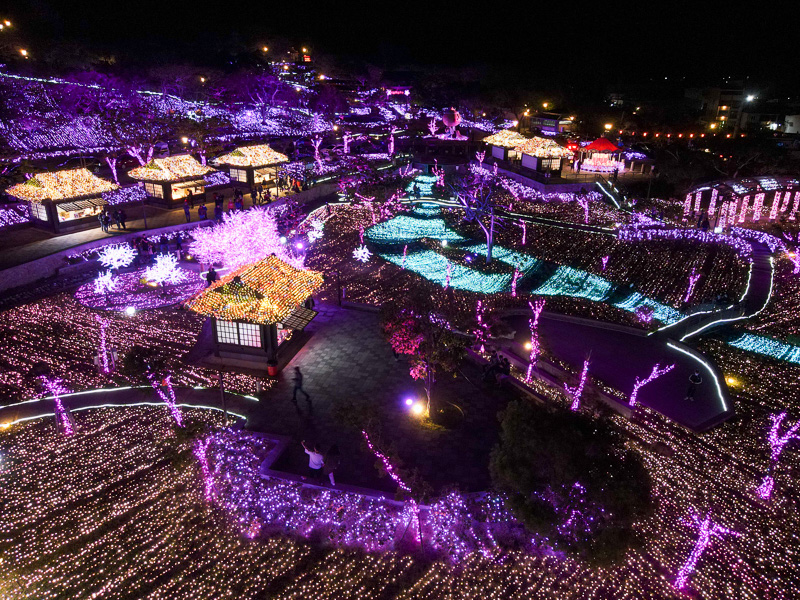 An aerial view of the lanterns.