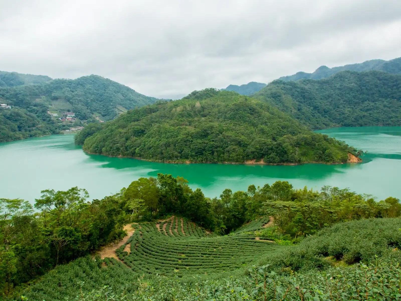 Thousand island lake